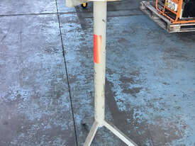 Wing Gauge and Instrument Co. Round Surface Table - picture1' - Click to enlarge