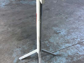 Wing Gauge and Instrument Co. Round Surface Table - picture2' - Click to enlarge
