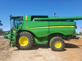 John Deere S690 Header(Combine) Harvester/Header - picture0' - Click to enlarge