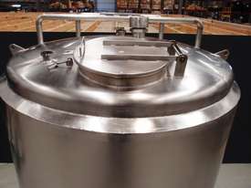 Stainless Steel Storage Tank - Capacity 3,000Lt - picture2' - Click to enlarge