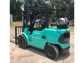 Mitsubishi 3.5T (4.3m Lift) Container Entry, LPG FG35 Forklift - picture0' - Click to enlarge