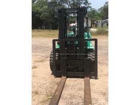 Mitsubishi 3.5T (4.3m Lift) Container Entry, LPG FG35 Forklift - picture1' - Click to enlarge