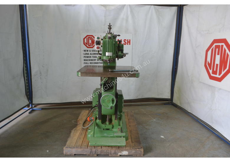 caption Heavy duty overhead router