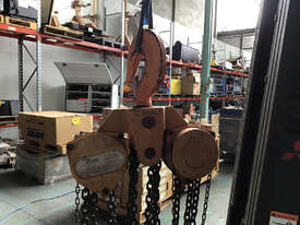 PWB Anchor Chain Block 20t capacity X 6m chain length 63654 C Series - picture0' - Click to enlarge