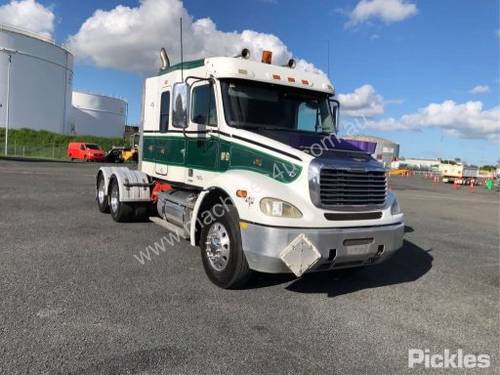 2005 Freightliner Columbia CL112 FLX