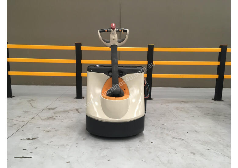 caption Crown WP2320 Pallet Jack Jack/Lifting