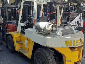 6 TON NISSAN FORKLIFT FOR SALE 2M WIDE CARRIAGE 3.7M LIFT HEIGHT DUAL AIR TYRE SIDE SHIFT 2000 MODEL - picture1' - Click to enlarge