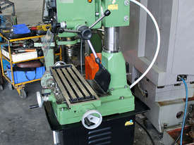 Rong Fu RF40 Geared Head Mill Drill (240volt) - picture1' - Click to enlarge
