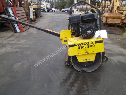 wacker RSS-800 hand guided roller 