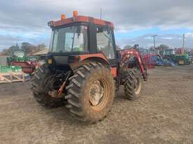 Case International 895 4wd Cab Tractor - picture1' - Click to enlarge