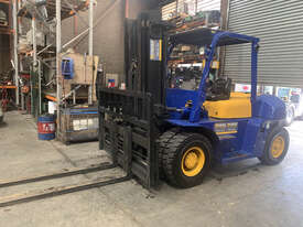 7 Tonne Forklift With Low Hours For Sale! - picture0' - Click to enlarge