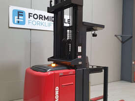 Raymond 550-OPC30TT Stock Picker Forklift - picture1' - Click to enlarge