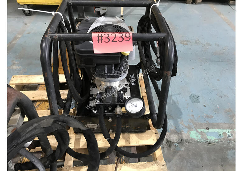 caption Enerpac Two-Speed, Gasoline Hydraulic Pump, 4/3 Manual Valve, 20 litres Usable Oil, 4,8 kW Briggs &