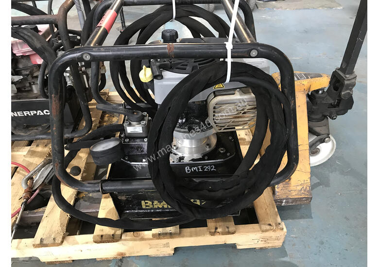 caption Enerpac Two-Speed, Gasoline Hydraulic Pump, 4/3 Manual Valve, 20 litres Usable Oil, 4,8 kW Briggs &