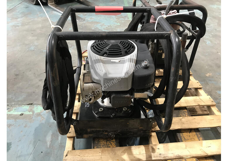 caption Enerpac Two-Speed, Gasoline Hydraulic Pump, 4/3 Manual Valve, 20 litres Usable Oil, 4,8 kW Briggs &