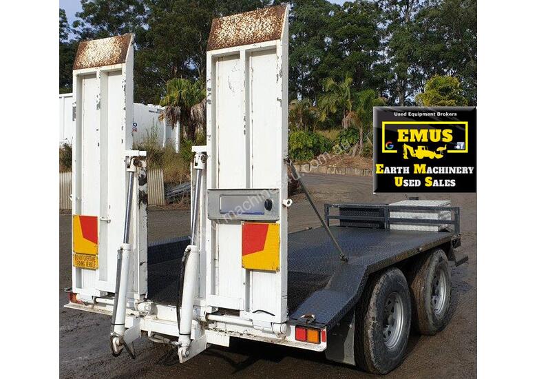 caption 2001 Tandem Axle Plant Trailer, E.M.U.S. TS587