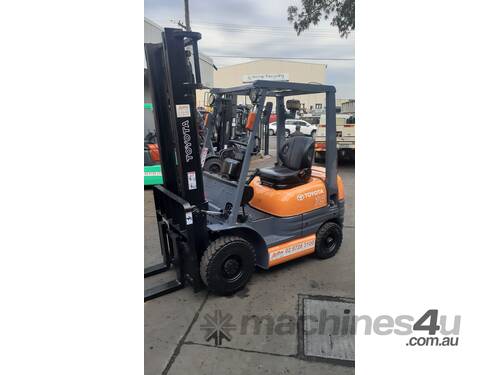 Toyota 1.5 Ton Diesel Forklift for sale- 3.7m Lift height air tyres