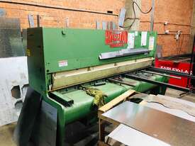 Hydraulic Guillotine - 2.4m x 5mm  - picture1' - Click to enlarge