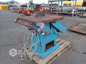 DURDEN 3 PHASE BENCH SAW - picture0' - Click to enlarge