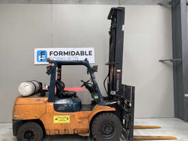 Toyota 02-7FGA50 LPG / Petrol Counterbalance Forklift - picture0' - Click to enlarge