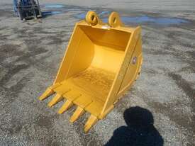 1065mm Bucket to suit Komatsu PC 200 - picture0' - Click to enlarge