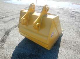 1065mm Bucket to suit Komatsu PC 200 - picture2' - Click to enlarge