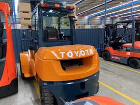 TOYOTA 02-7FD45 33641 **4.5 TON 4500 KG CAPACITY DIESEL FORKLIFT ** 2010 BUILD 7SERIES MODEL - picture1' - Click to enlarge