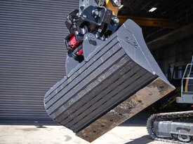 12 - 24 Ton Excavator Ram Tilt Hitches - picture2' - Click to enlarge