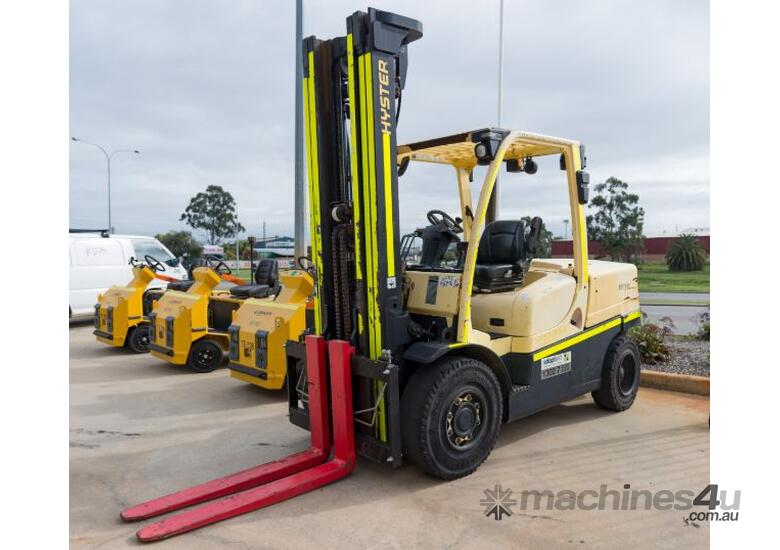 caption HYSTER 5.0FT Diesel Counter Balance Forklift