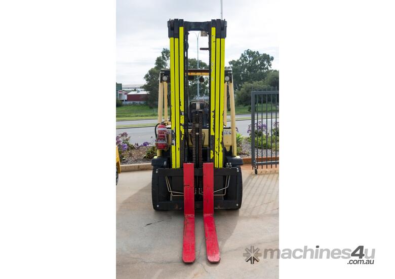 caption HYSTER 5.0FT Diesel Counter Balance Forklift