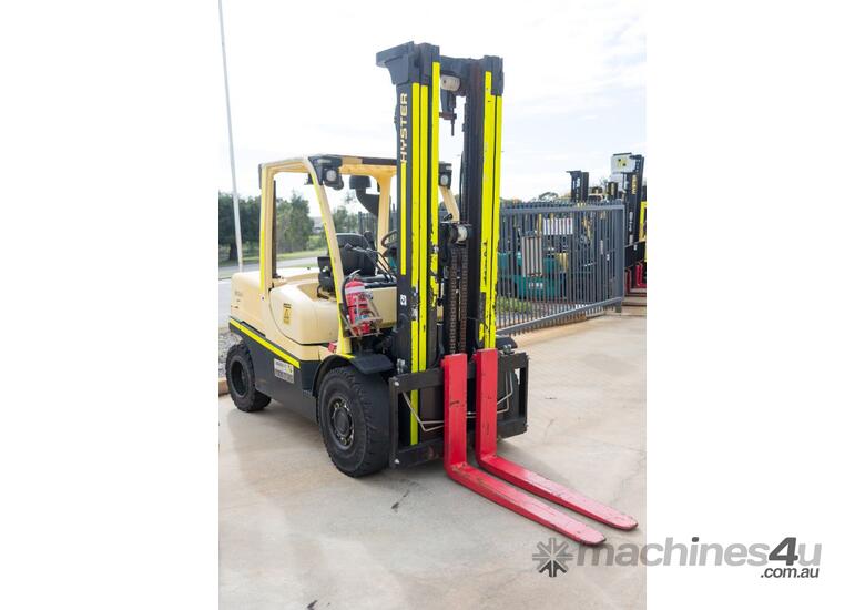 caption HYSTER 5.0FT Diesel Counter Balance Forklift