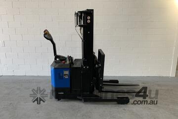 Xtreme Forklift Xtreme 1.5t Pallet Stacker