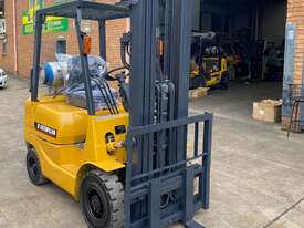 Cat Forklift 1.8 ton - picture0' - Click to enlarge