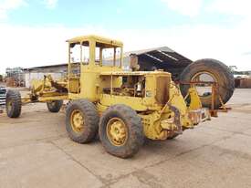 1972 Caterpillar 12E 17K Grader *CONDITIONS APPLY*  - picture2' - Click to enlarge