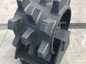 COMPACTION WHEEL 15 TONNE SYDNEY BUCKETS - picture2' - Click to enlarge
