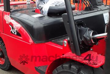 ACTIVE FORKLIFTS - Brand   Hangcha 4.5 ton container entry forklift 4.5m lift height 2 year warran