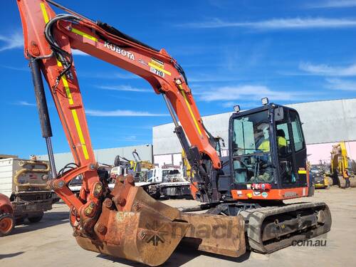 2017 KUBOTA KX080 8T EXCAVATOR WITH HITCH, BUCKETS AND LOW 2070 HOURS
