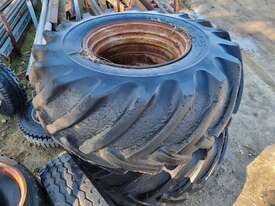 30.5-32 Tyres & Rims - picture0' - Click to enlarge