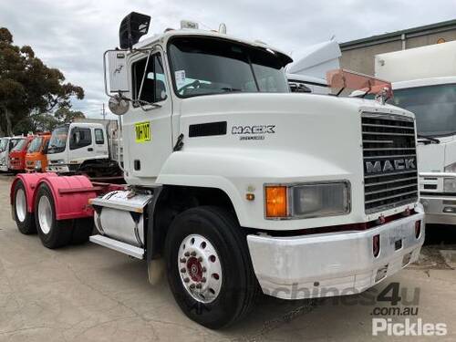 2001 Mack CH Fleetliner