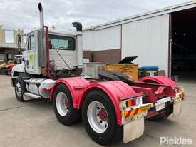 2001 Mack CH Fleetliner - picture2' - Click to enlarge