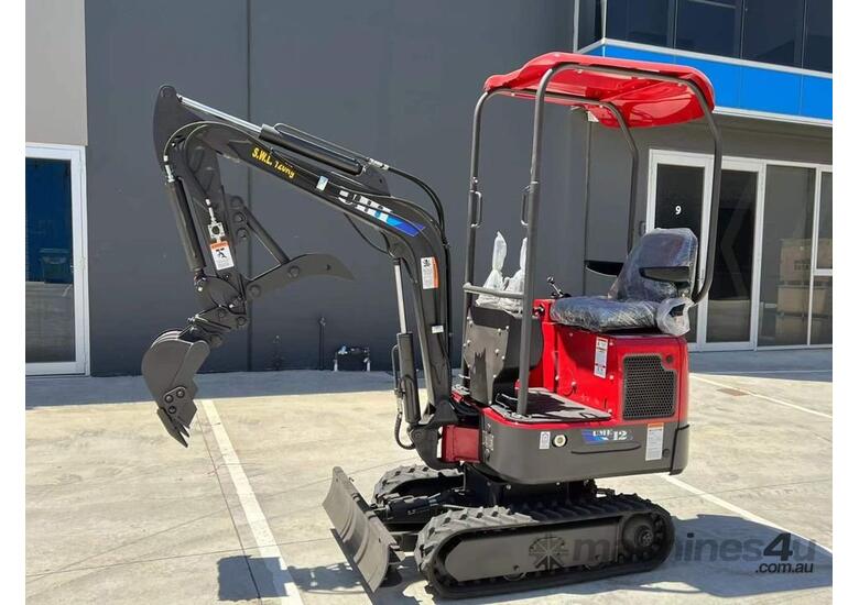 caption UHI 14HP Engine UME12 Mini Excavator Swing Boom, Expandable Track