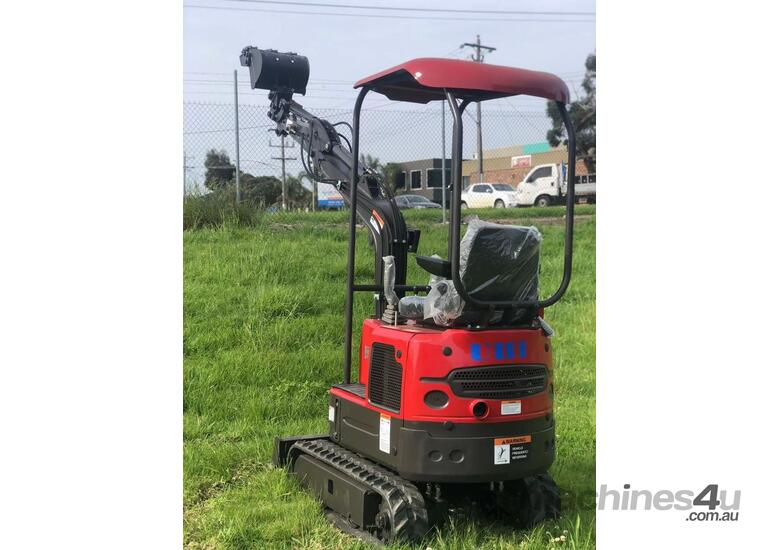 caption UHI 14HP Engine UME12 Mini Excavator Swing Boom, Expandable Track