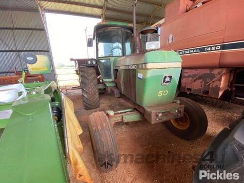 John Deere 4040