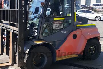 ACTIVE FORKLIFTS - Toyota 7 Ton Diesel forklift for sale- 4m mast dual wheels Side shift & Hydraulic