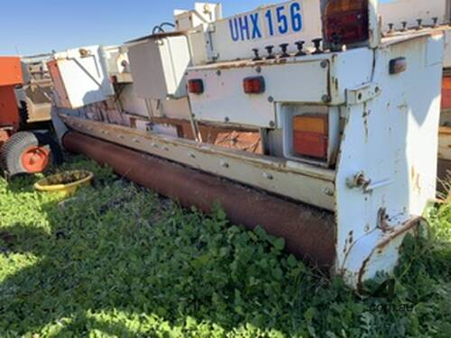 Bitumen spreader boxes 