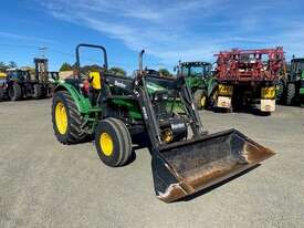 2005 John Deere 5425 Utility Tractors - picture0' - Click to enlarge