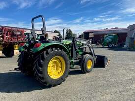 2005 John Deere 5425 Utility Tractors - picture1' - Click to enlarge