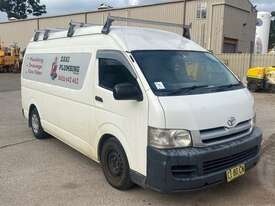 Toyota Hiace 200 - picture0' - Click to enlarge