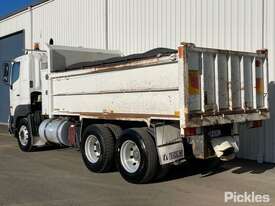 2007 Hino 700 Series - picture2' - Click to enlarge