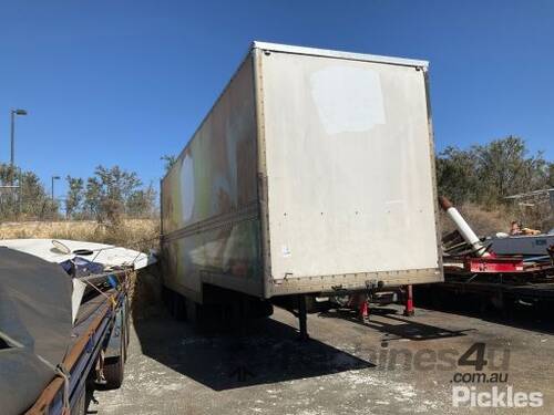 2004 Custom Tandem Axle Pantech Trailer